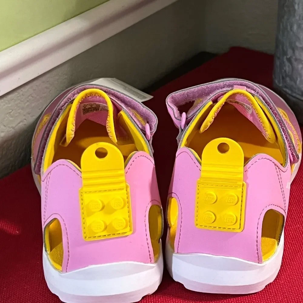 NWT Adidas Terrex Lego Captain Toey Kids’ Pink Sandals, Youth 6 (Women’s sz 8)